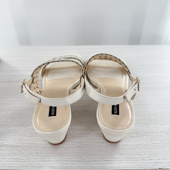 Alex Marie Elsa cloud white Wedge Sandals size 9 women’s - Picture 9 of 14